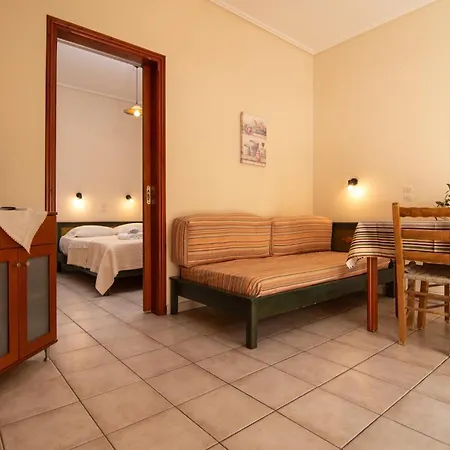 Virginia Apartment Palaiochora